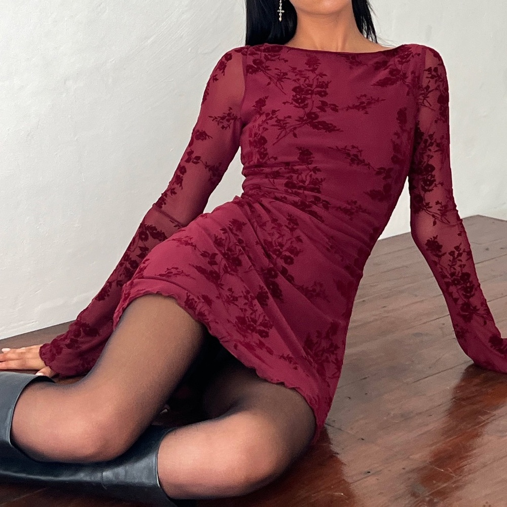 Motel Rocks Sevila Long Sleeve Mini Dress in Flocked Botanical Flower Maroon Siz